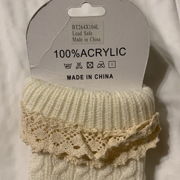 Knitted cream color legwarmers with crochet tan detail - Picture 4 of 4